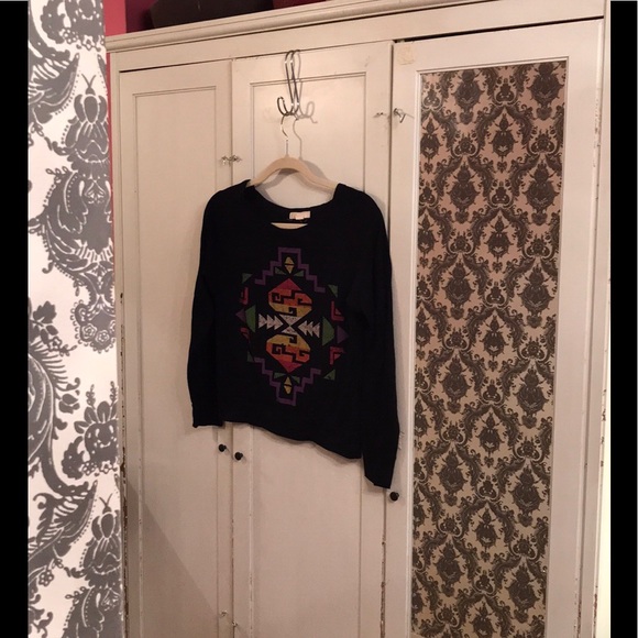 Forever 21 Aztec Print Long Sleeve Tee - Picture 5 of 8